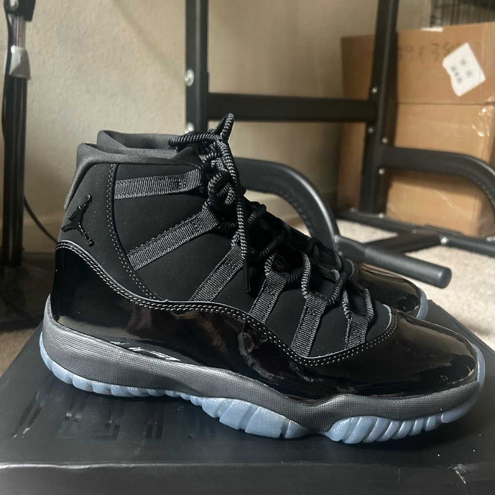 Air Jordan 11 Cap and Gown Size 11